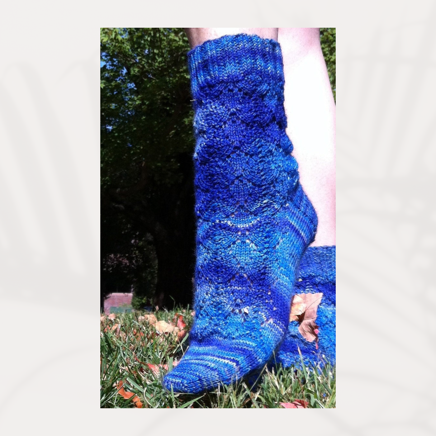 Izzy'a Bouncin' Blues socks pattern