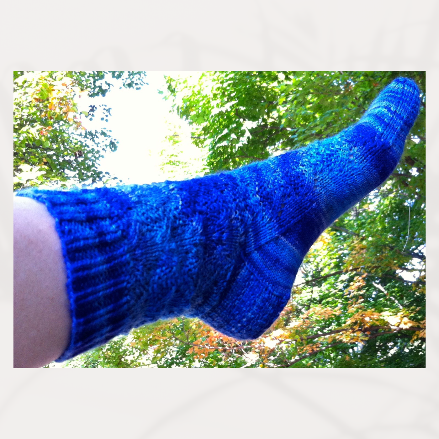 Izzy'a Bouncin' Blues socks pattern